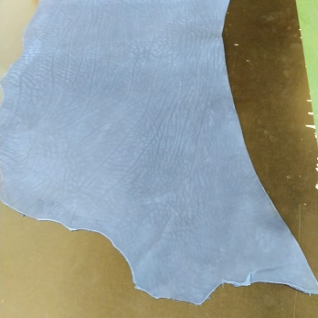 Кожа вороток шорно-седельная 02 синяя 3,6-4,0 мм фото 2